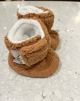 Bébé Ô Chaud Pantoufles 6-9 mois Vêtements Bébé Ô Chaud Sherpa caramel
