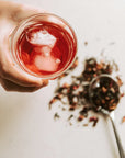 Les Mauvaises Herbes Thé glacé hibiscus et mélisse Soins corporels Les Mauvaises Herbes
