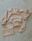 Micasso & Co Bavette à manches longues 6-24 mois avec pochette intégrée qui attrape la nourriture 6-24 mois Alimentation Micasso & Co Rose ballerine