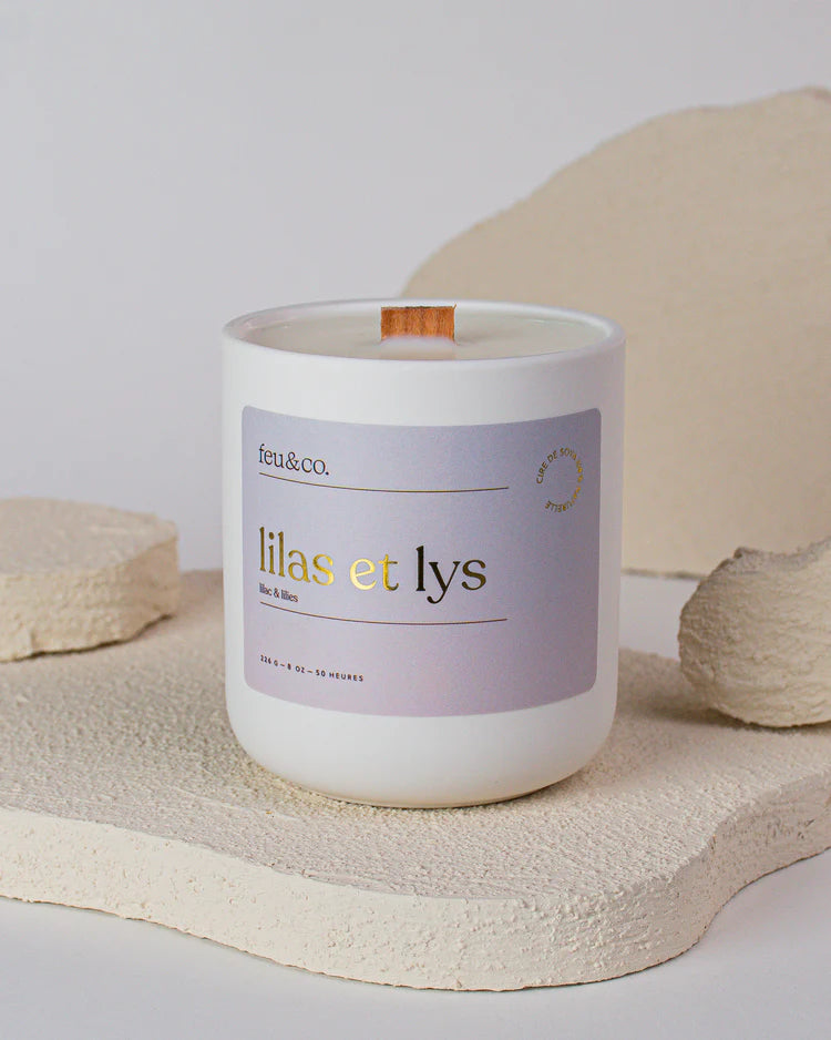 Feu &amp; Co Chandelle de soya 226 g | Fait au Québec Maison Feu&amp;Co Lilas &amp; lys
