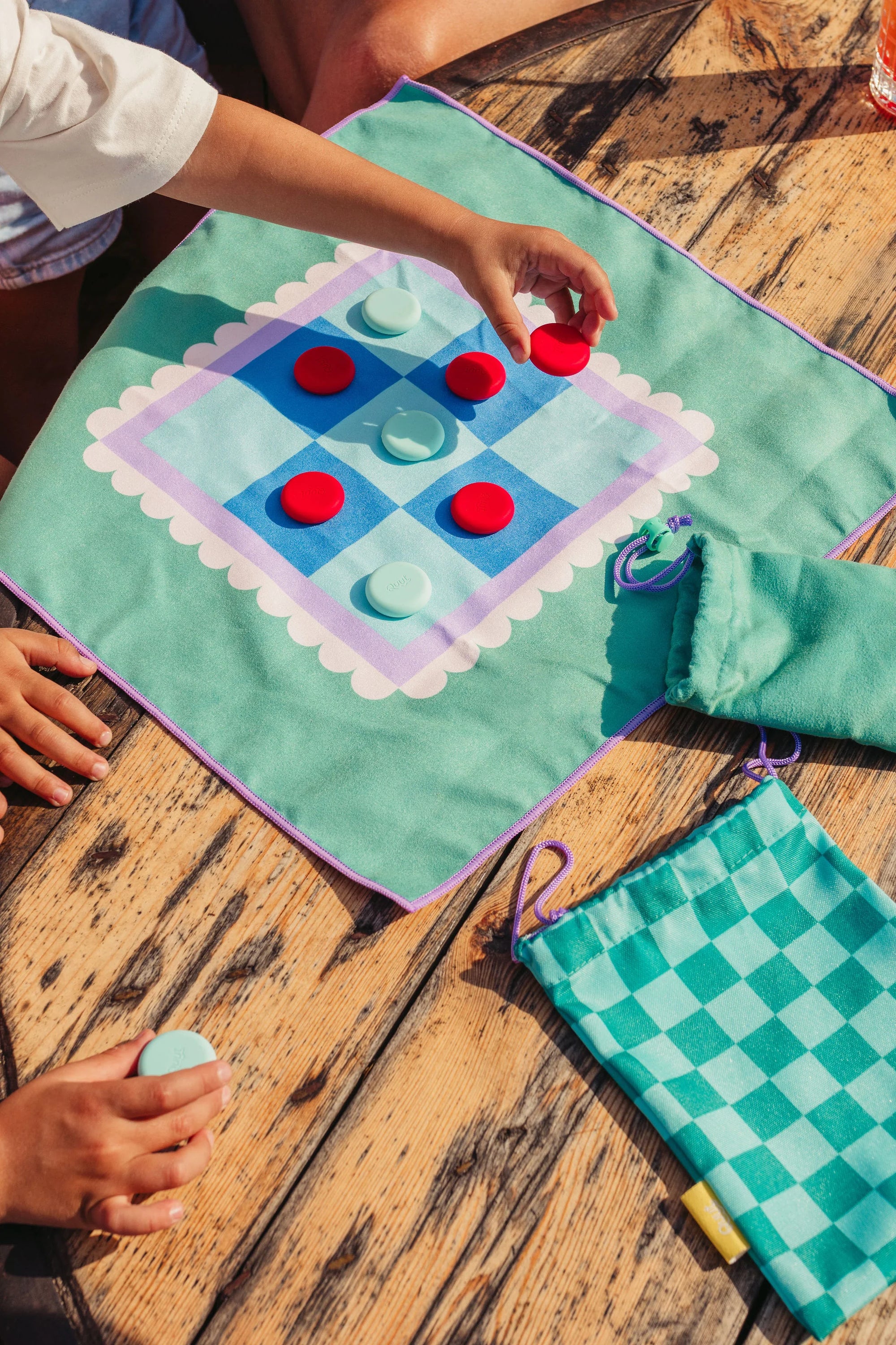 Quut Jeu de voyage Tic Tac Toe et Course des couleurs Jouets Quut