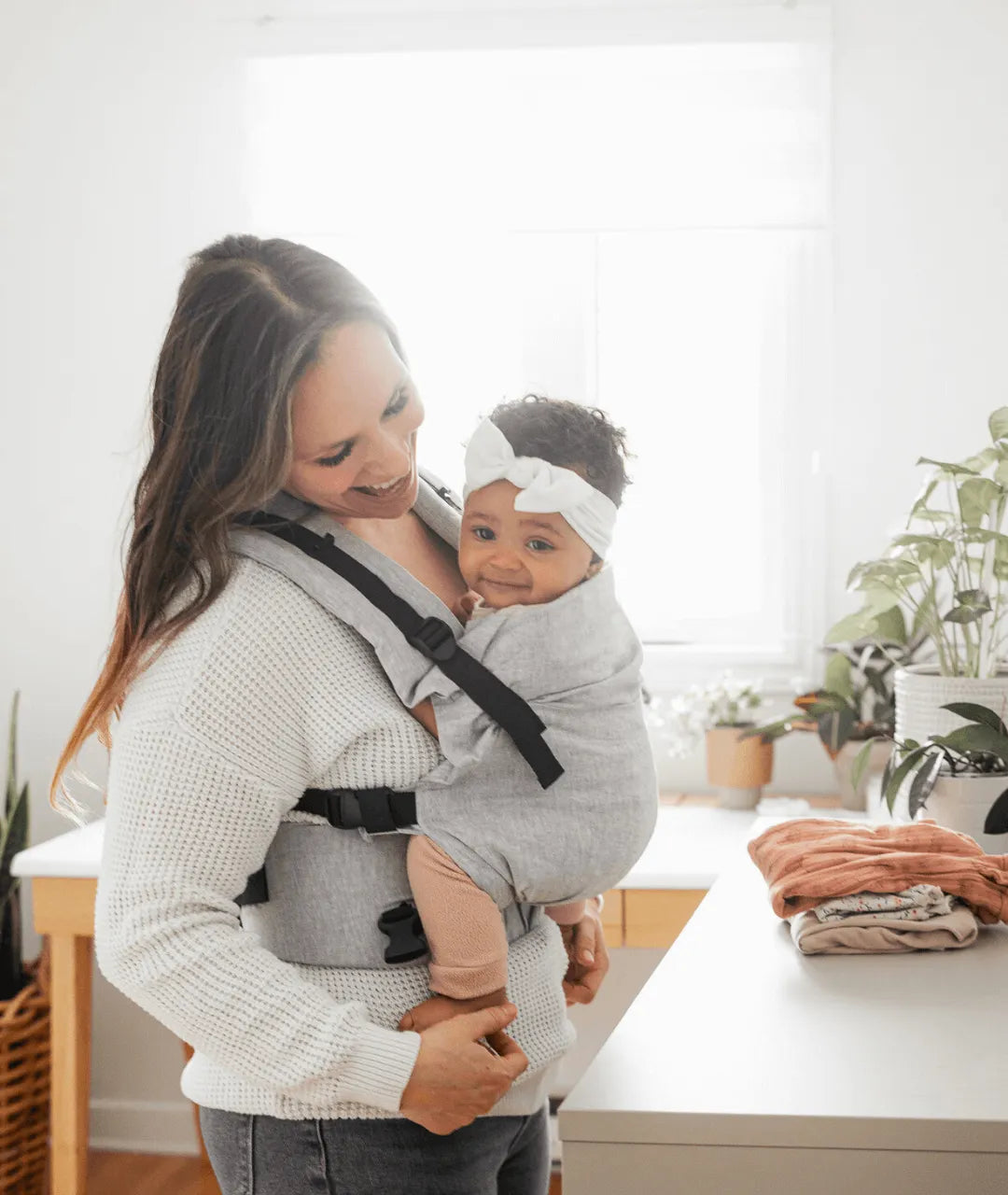 Gustine Porte-bébé Préformé Évolutif 8 à 45 lbs en Lin Portage Gustine baby carrier Cloud  